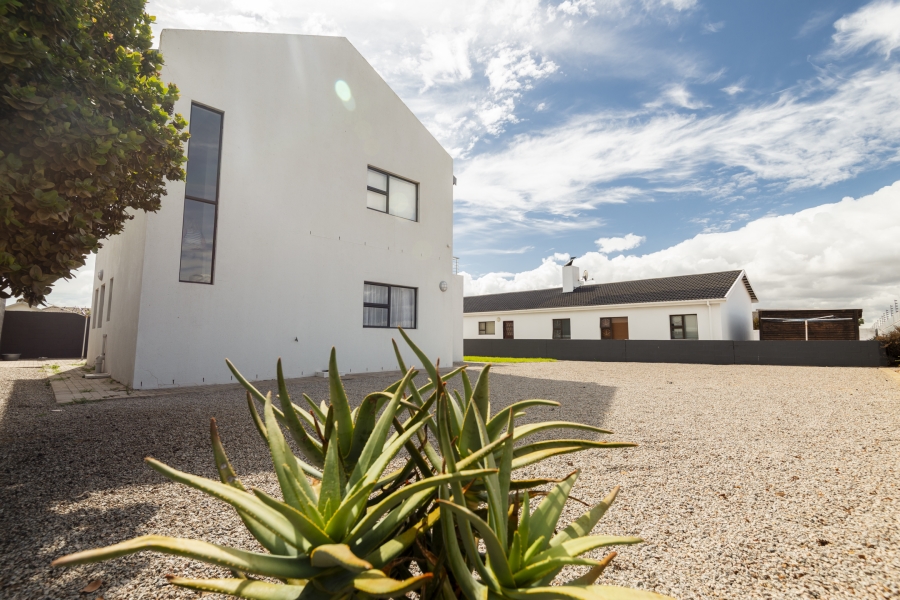 4 Bedroom Property for Sale in Country Club Western Cape